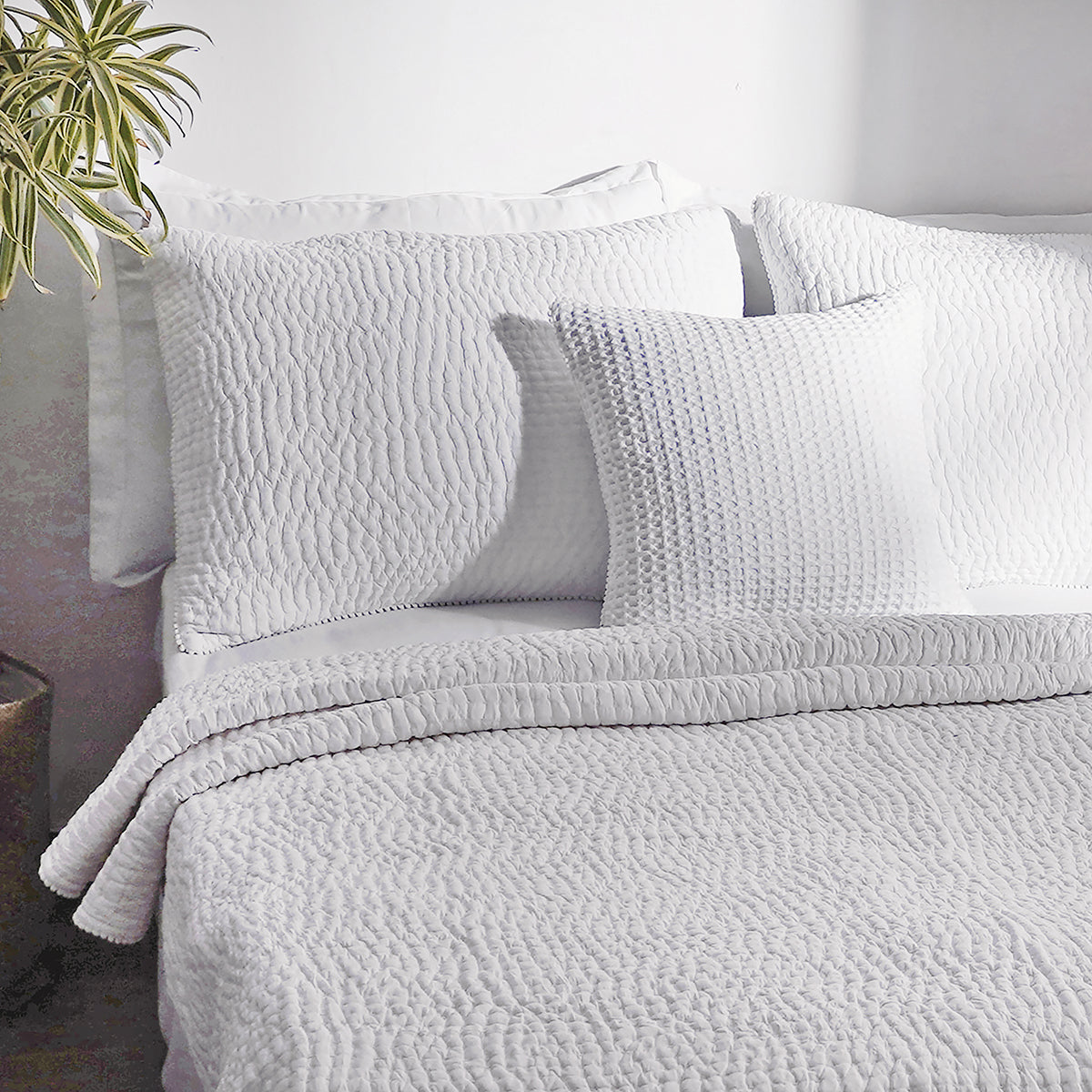 SHWET - White Quilt with coordinated Pillow covers, kantha bedding, Stripe quilting, 100% cotton
