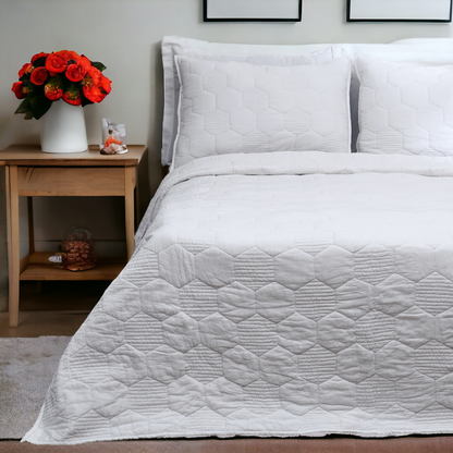SHWET | White Hexagon Cotton Quilt | 100% Cotton | Single, Queen & King Sizes - Vliving