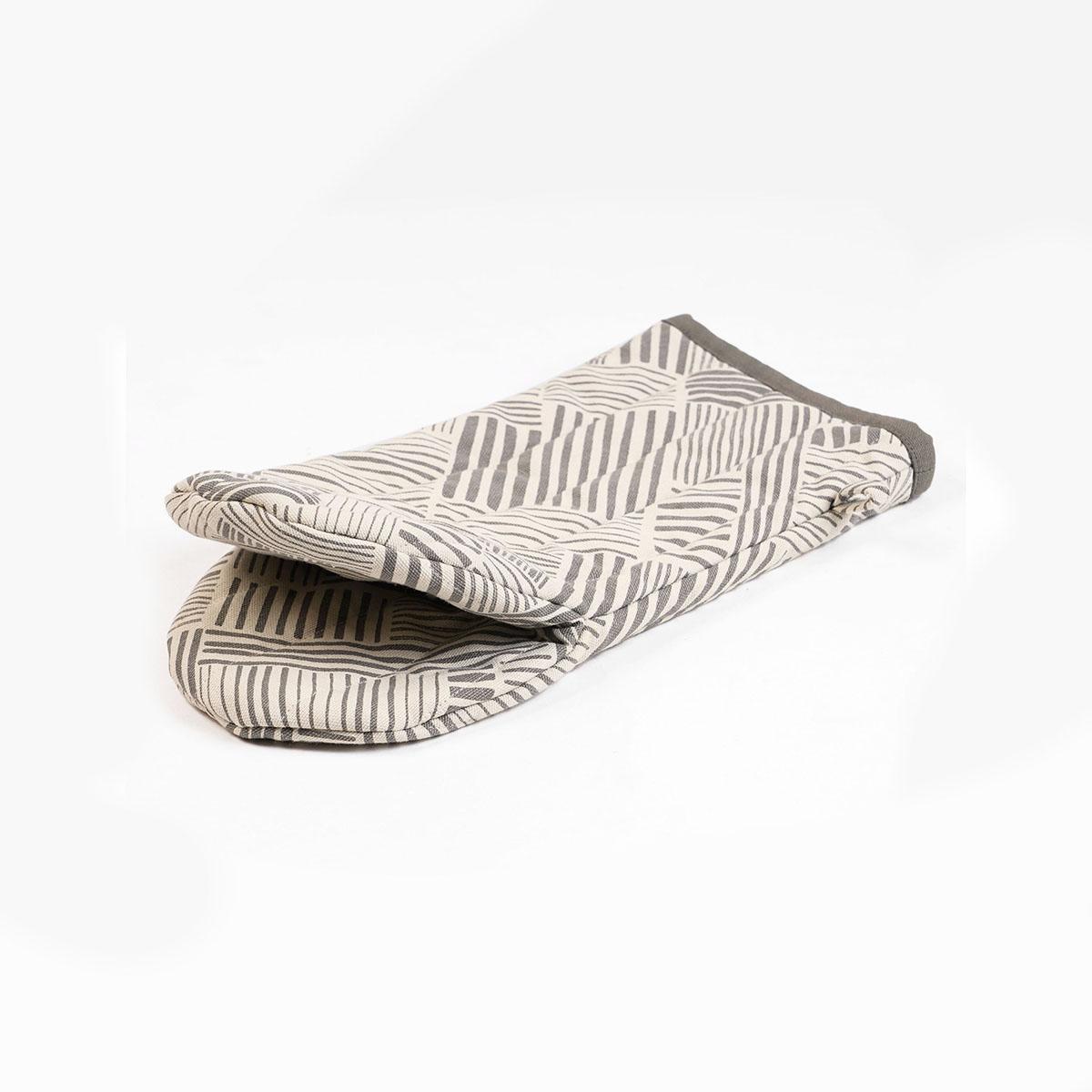 MODERN RETRO Pair of quilted Potholder and oven mitt in Grey green colour stripe print in 100% cotton