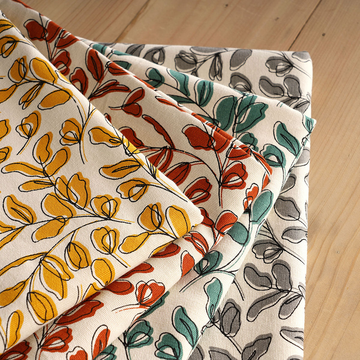 MODERN RETRO - Grey cotton table cloth with leaf print, Sizes available