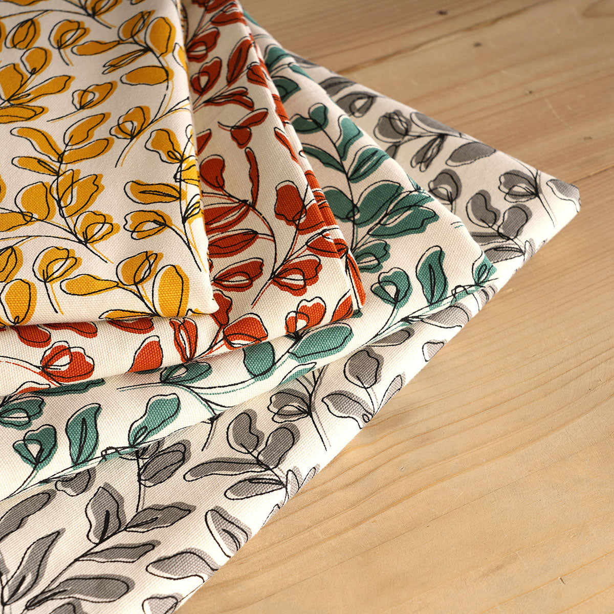 MODERN RETRO - Mustard yellow cotton table cloth with leaf print, Sizes available