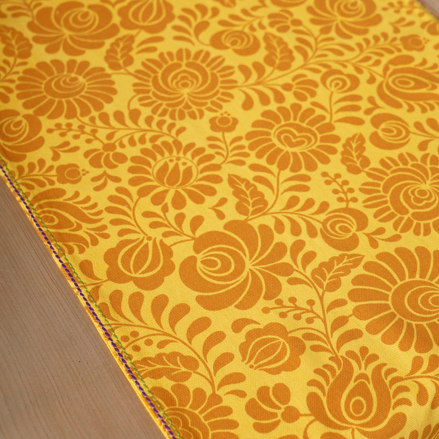 MATYO - Yellow Colour Bed Runner Set in Printed Cotton with Fringe - King / Queen / Twin Size - Vliving