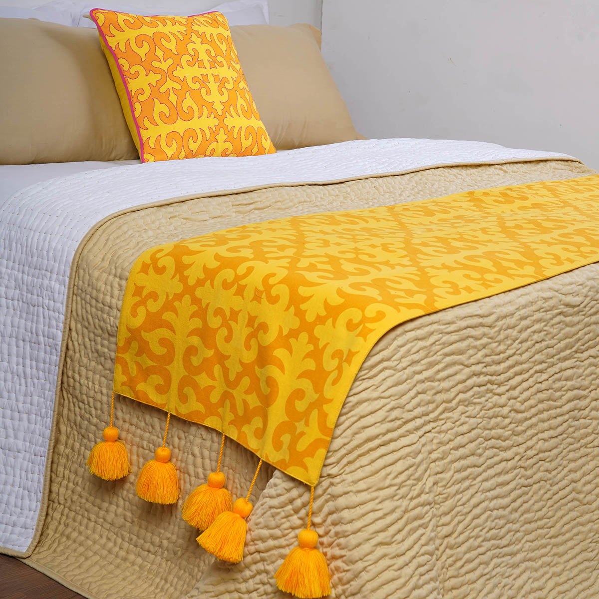 Yellow printed cotton Bed runner set - King / Queen / Twin Size Bed Runner with coordinated Decorative Throw Pillow Cover