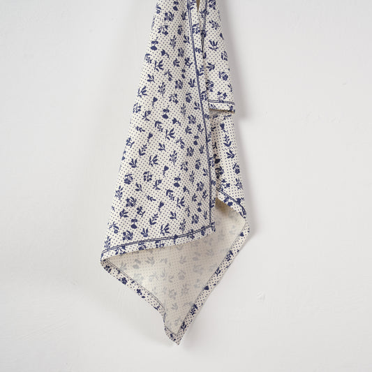 DOMINOTERIE BLUE cotton Table napkin, small floral print.