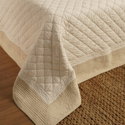 SHWET - Natural And white Quilt with 2 coordinated pillow cases, Sizes available