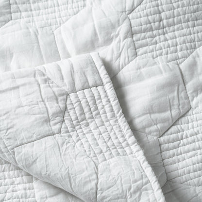 SHWET - White cotton quilted bedspread with hexagon pattern, Sizes available