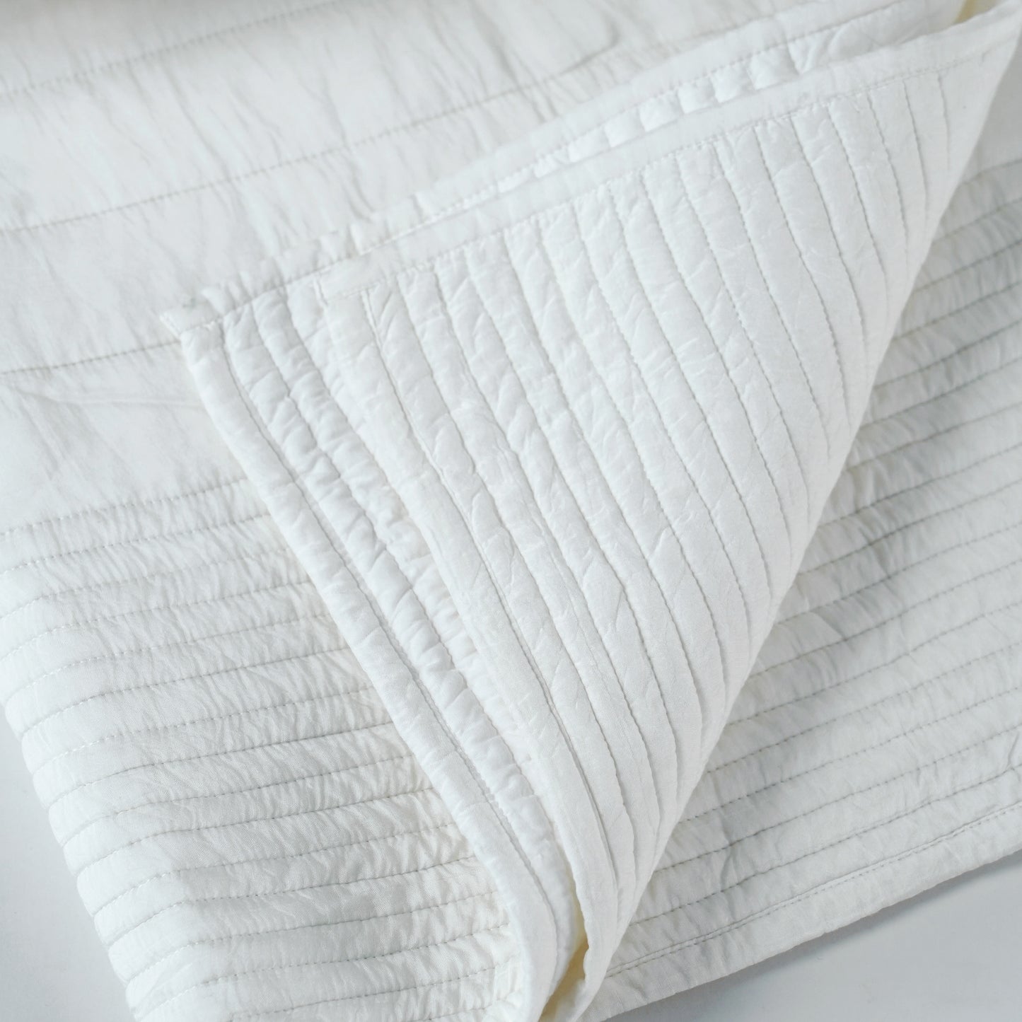 SHWET - White luxury 300TC cotton satin Quilt with coordinated pillow cases, Sizes available