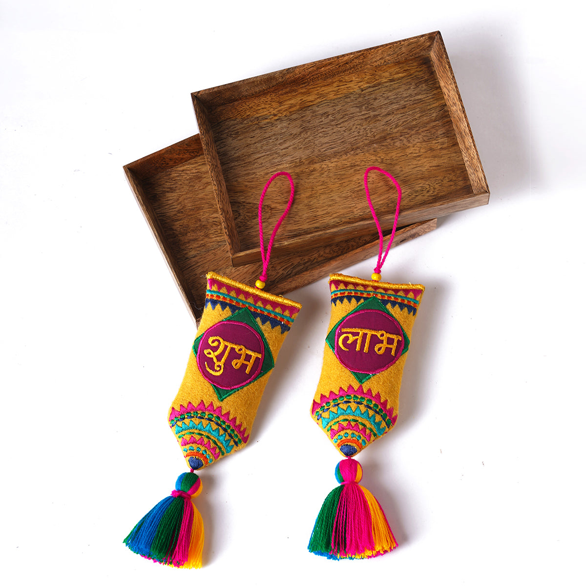 DIWALI GIFT PACK - 2 pc natural wooden small trays with pair of SHUBH-LABH tassels