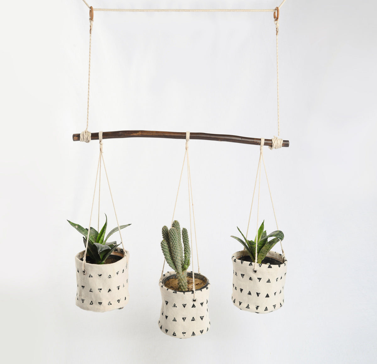 Canvas plant hanger, set of 3 baskets, triangle print, black and white, cotton canvas fabric