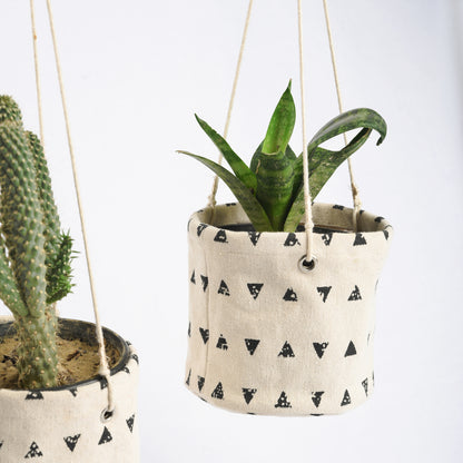 Canvas plant hanger, set of 3 baskets, triangle print, black and white, cotton canvas fabric