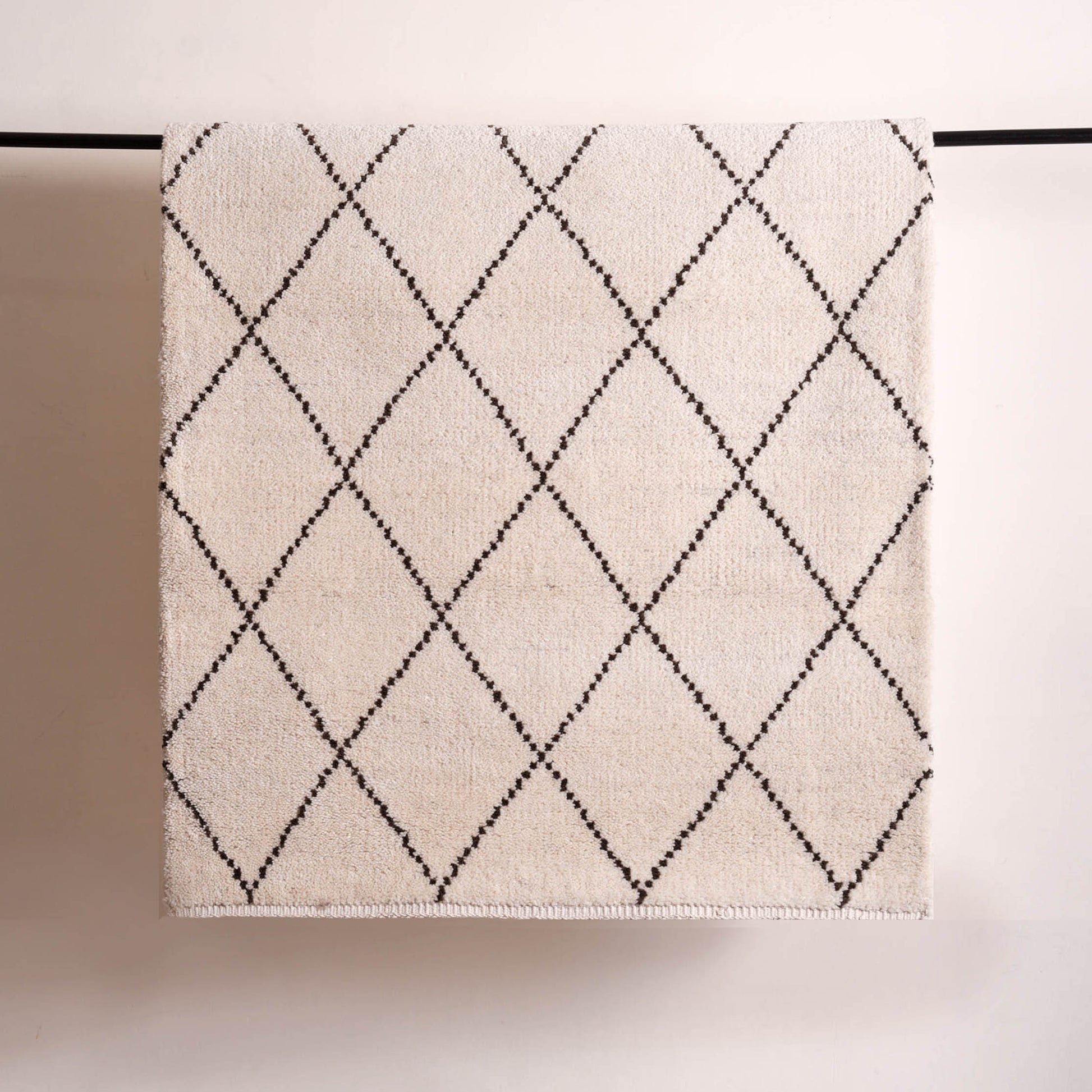 Moroccan Hand Tufted Wool Blend Carpet - Vliving