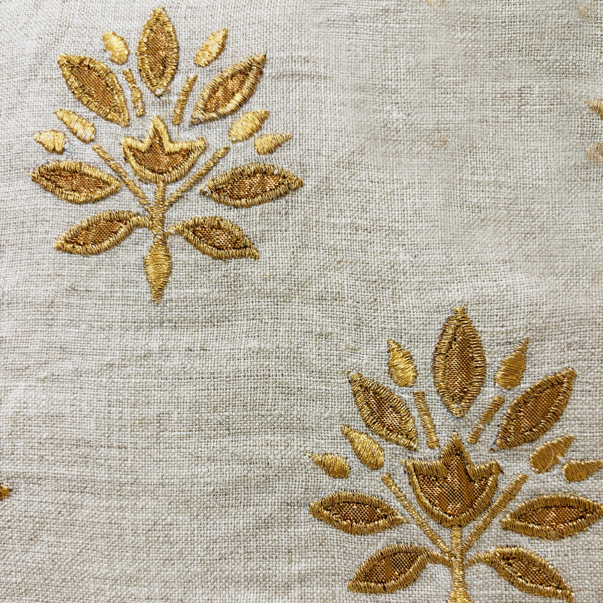 ZARI BAAG - Pure Linen Pillow Cover with Metallic Applique - 14x21 inches - Vliving