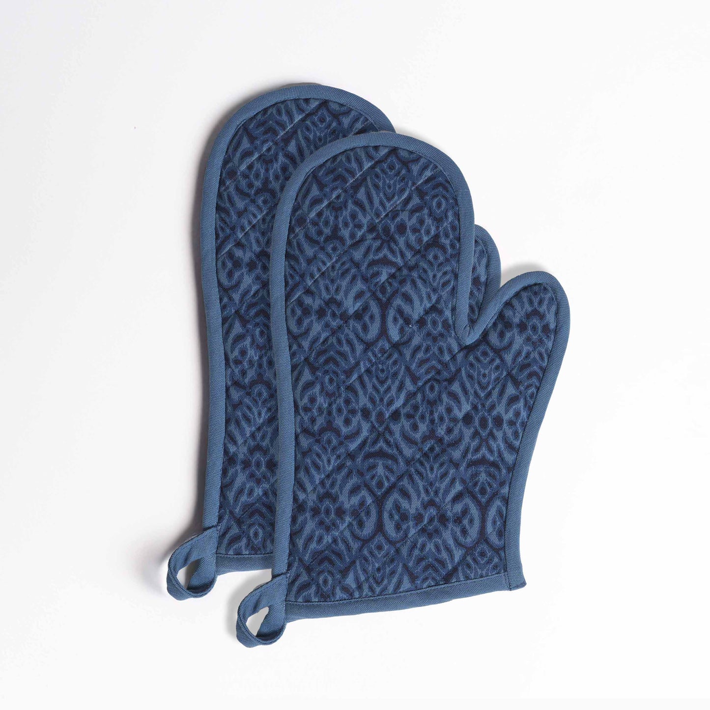 Ikat Indigo blue quilted oven mitt, quilted potholder, kitchen accessory, pure cotton- Available in Sets