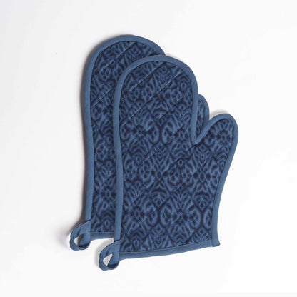 Ikat Indigo blue quilted oven mitt, quilted potholder, kitchen accessory, pure cotton- Available in Sets