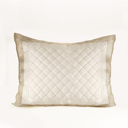 SHWET - Natural And white Quilt with 2 coordinated pillow cases, Sizes available