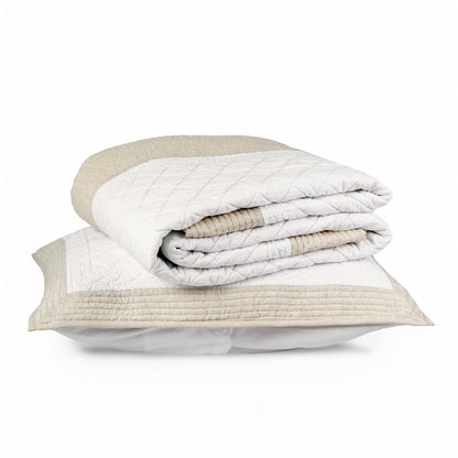 SHWET - Natural And white Quilt with 2 coordinated pillow cases, Sizes available