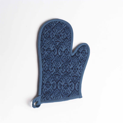 Ikat Indigo blue quilted oven mitt, quilted potholder, kitchen accessory, pure cotton- Available in Sets