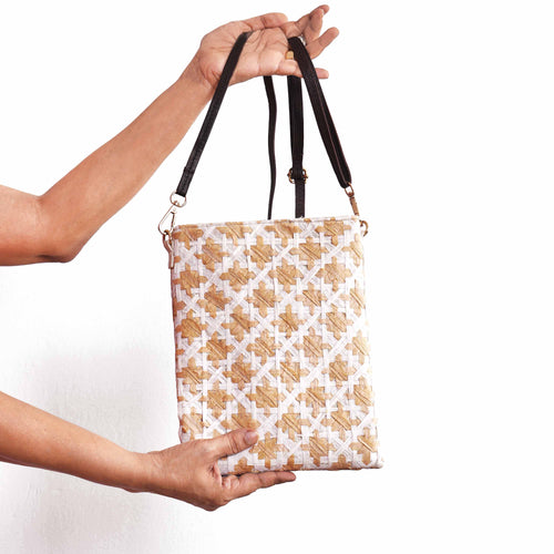 Faux Raffia Sling Bag - Hand-Interlaced, Diamond Pattern – 8x10 Inches | Crossbody with leather strap