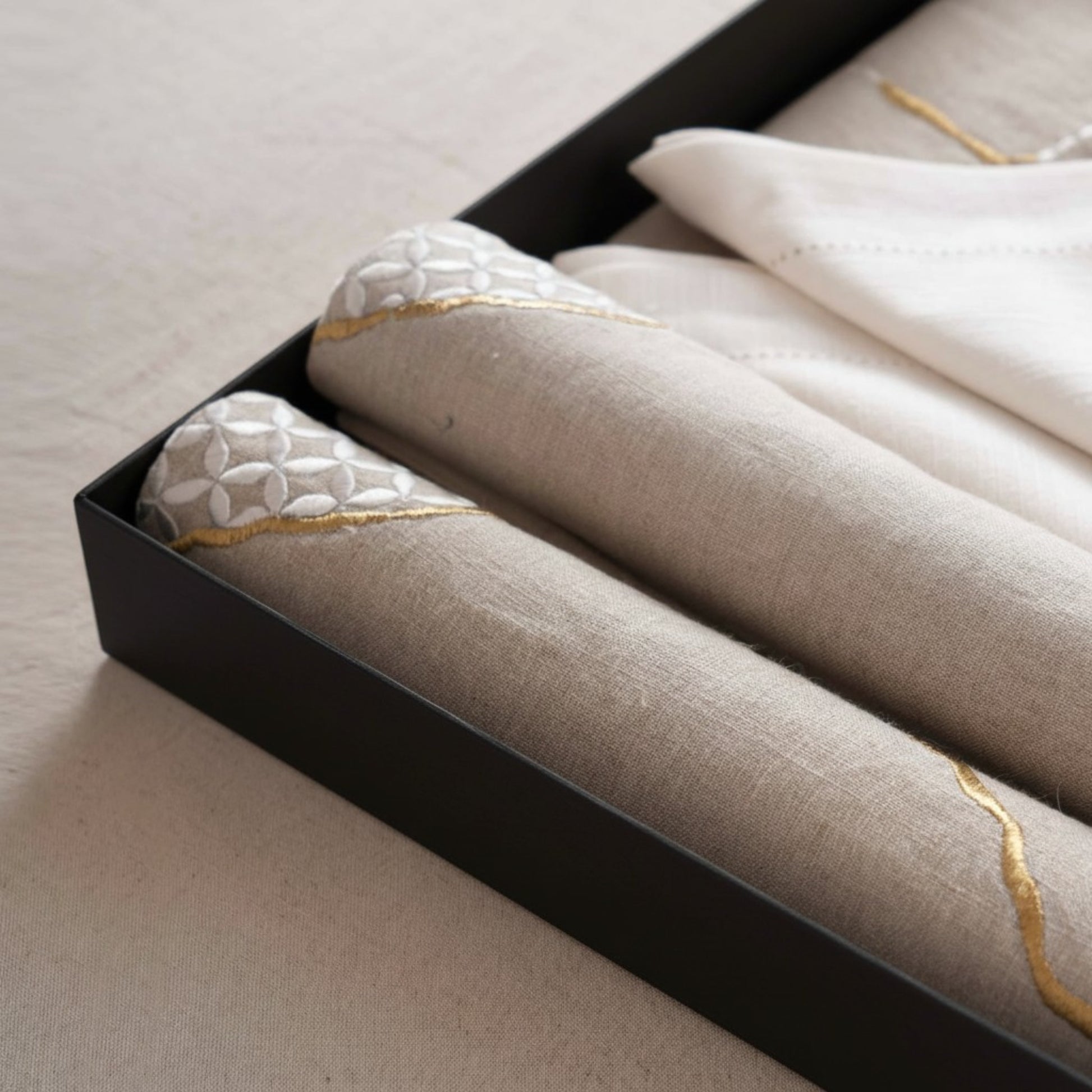 KINTSUGI Table Linen GIFT PACK - Linen and Cotton with Gold Zari and White Silk Embroidery - Vliving