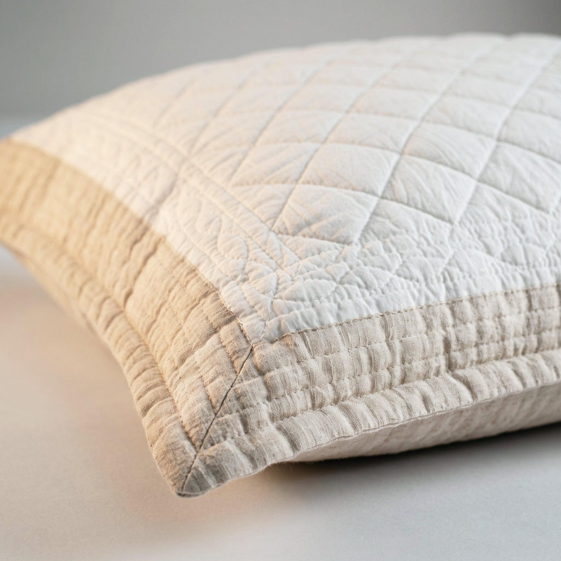 Shwet Natural & White Hand-Quilted Cotton Bed Set | Diamond Pattern | Quilt & Pillow Cases | Twin, Queen & King - Vliving