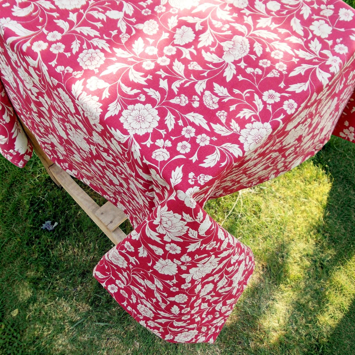 Marsala Kalamkari Cotton Tablecloth – White Floral Print | 3 Sizes | Vliving