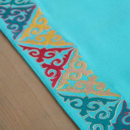 KASHIDAKAARI - Turquoise Table runner, embroidered geometrical pattern