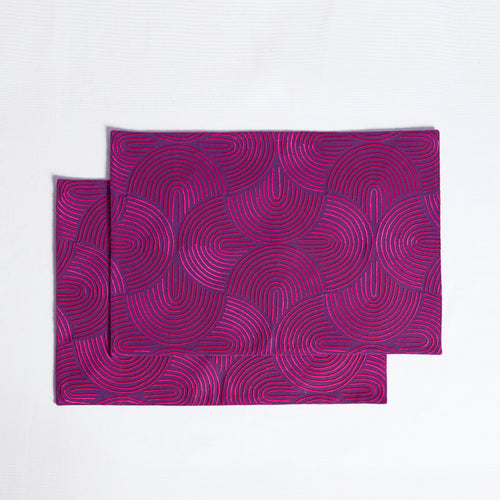 KASHIDAKAARI - Plum, modern retro, geometrical pattern, embroidered placemats