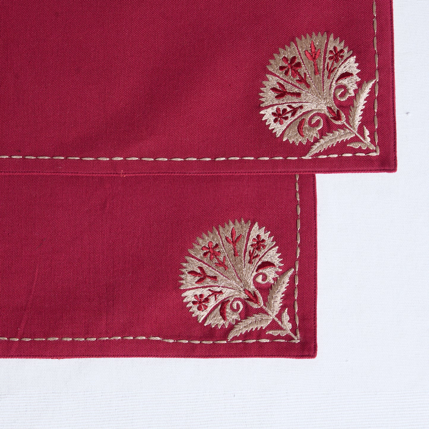 KASHIDAKAARI - Maroon embroidered table mats, floral suzni pattern