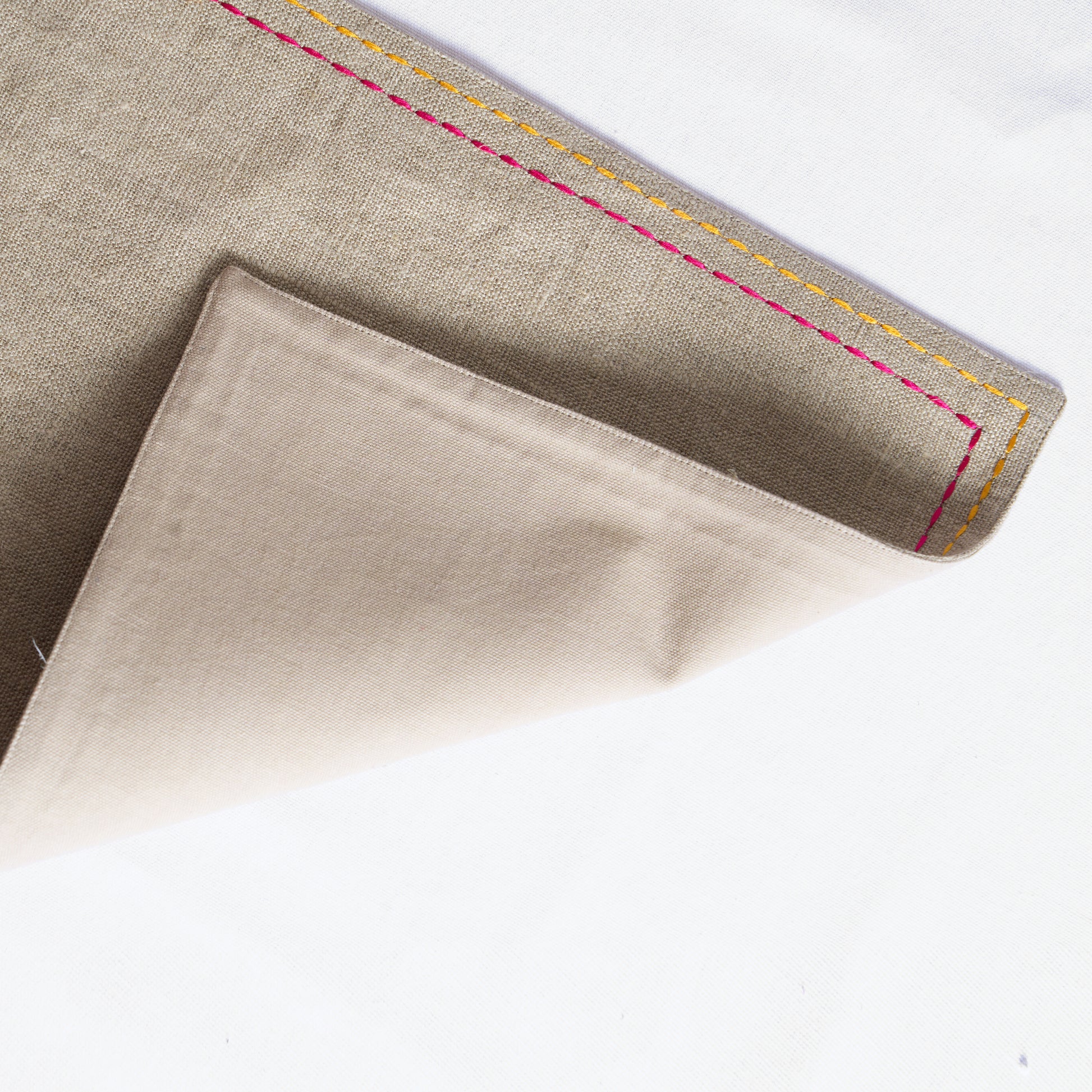 FOLK Pure Linen Table Mats – with Rice Stitch Embroidery - Vliving